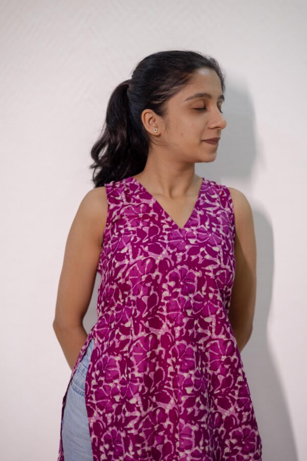 ROSE HIGH SLIT KURTI | Pink Batik High Slit kurti